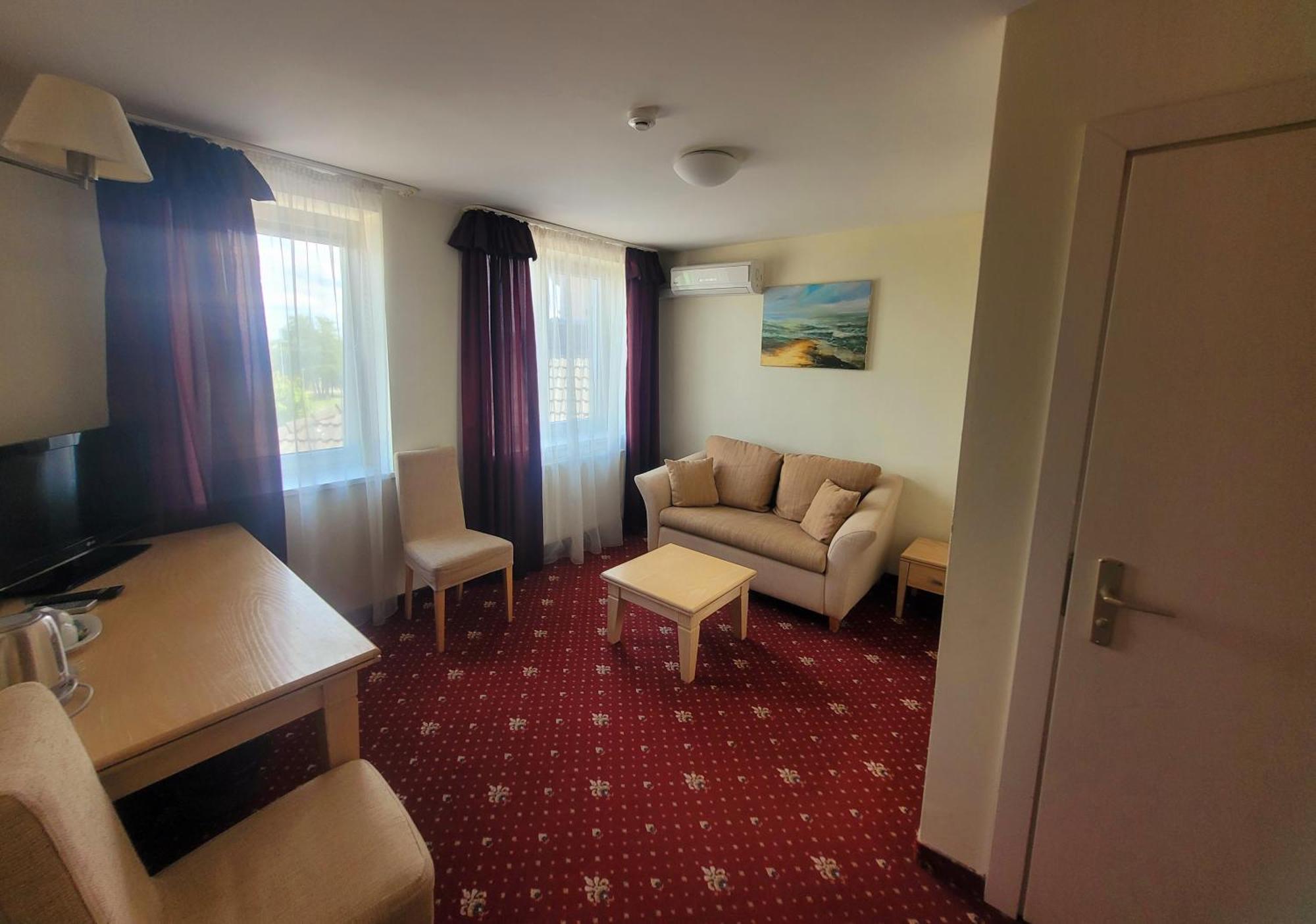 Hotel Pajurio Vieskelis クライペダ エクステリア 写真